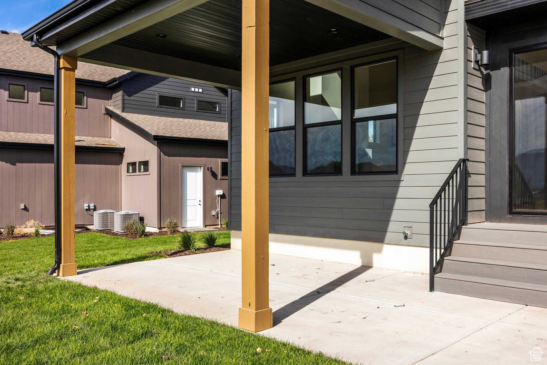 THE CROSSING - Residential