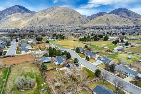 Tiny photo for 1697 N 500 W, Mapleton, UT 84664 (MLS # 2146381)