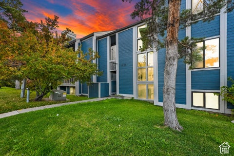 Photo of 1525 PARK AVE #305, Park City, UT 84060 (MLS # 2191571)