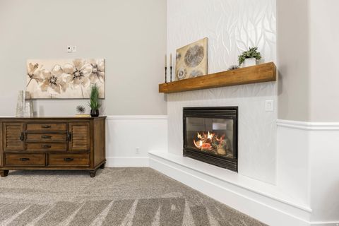 Tiny photo for 1753 W RYLIE ANN CIR, South Jordan, UT 84095 (MLS # 2123543)