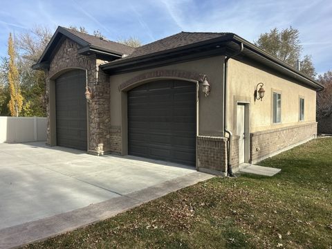 Tiny photo for 1753 W RYLIE ANN CIR, South Jordan, UT 84095 (MLS # 2123543)