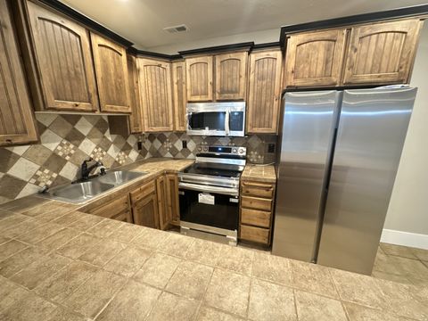Tiny photo for 1753 W RYLIE ANN CIR, South Jordan, UT 84095 (MLS # 2123543)