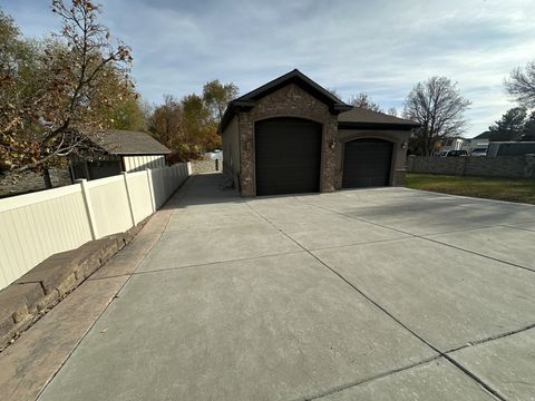 Tiny photo for 1753 W RYLIE ANN CIR, South Jordan, UT 84095 (MLS # 2123543)