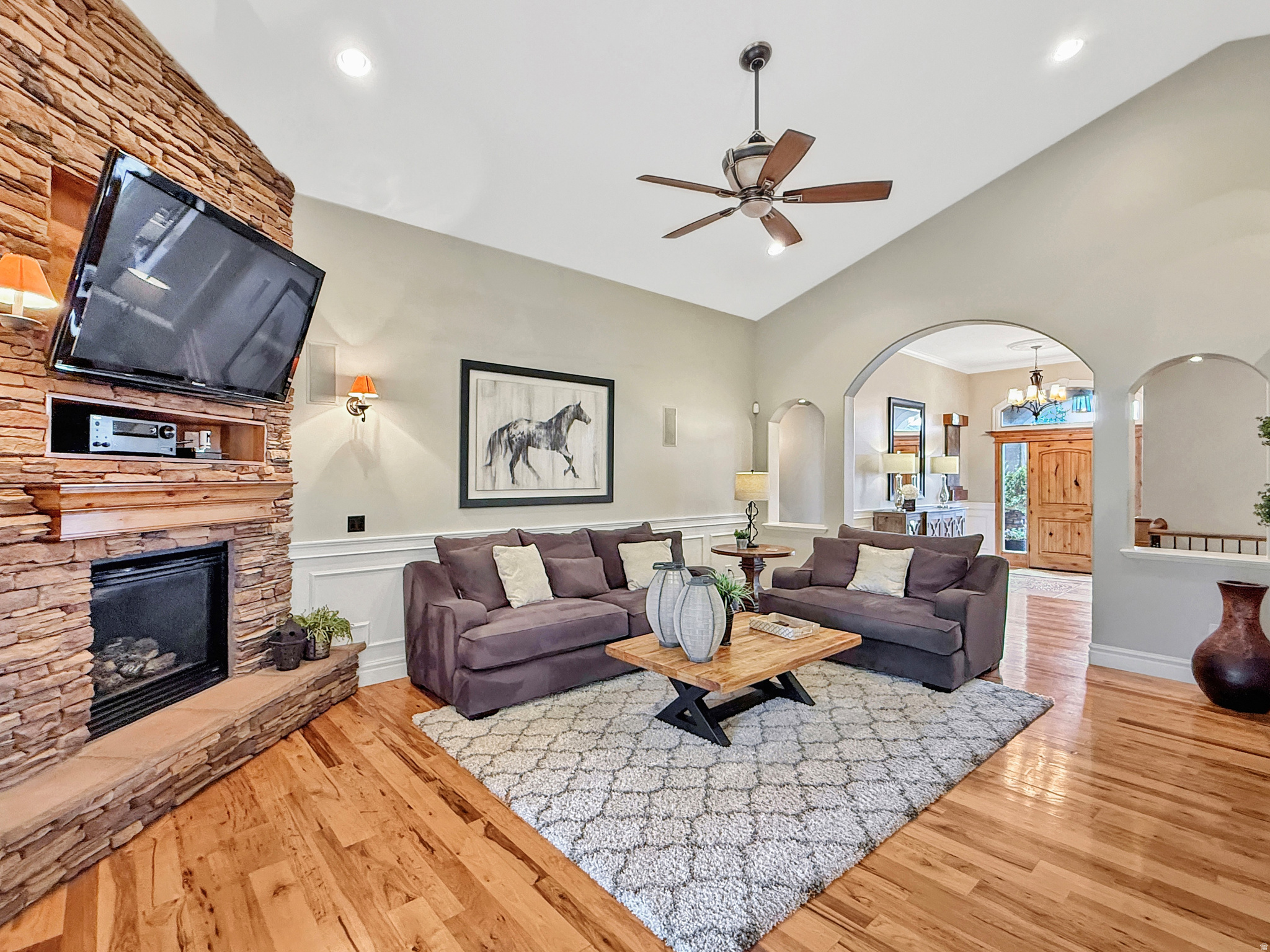 COUNTRY FIELDS - Residential