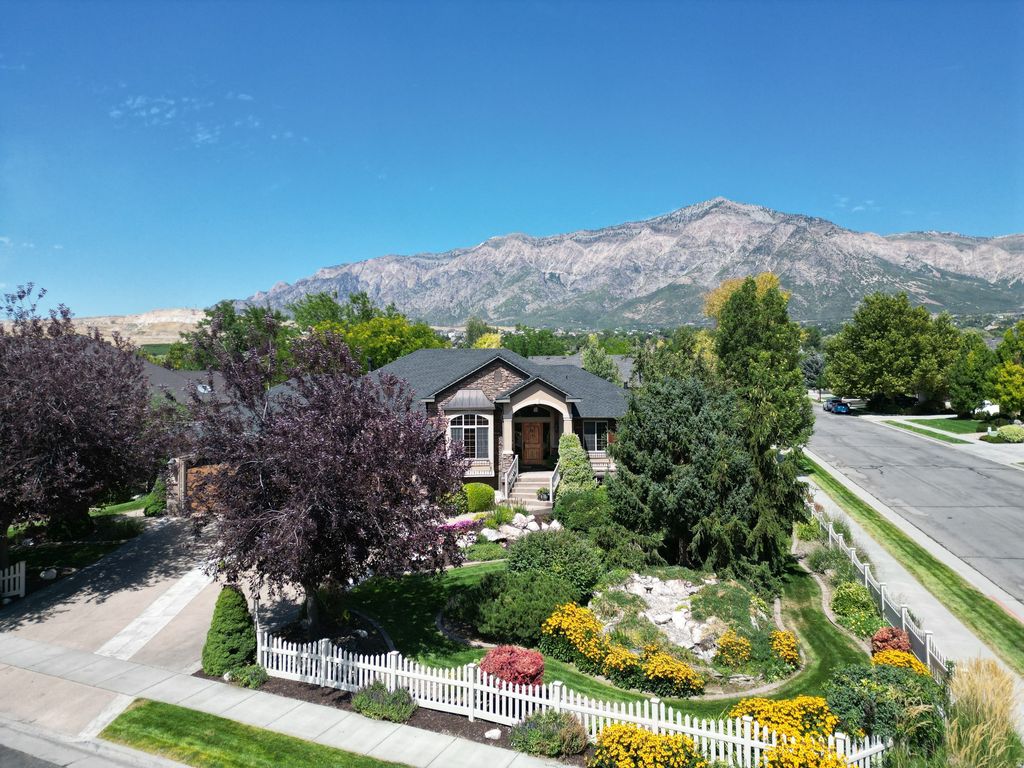 Photo for 1076 W MOUNTAIN ORCHARD DR, Pleasant View, UT 84414 (MLS # 2129379)