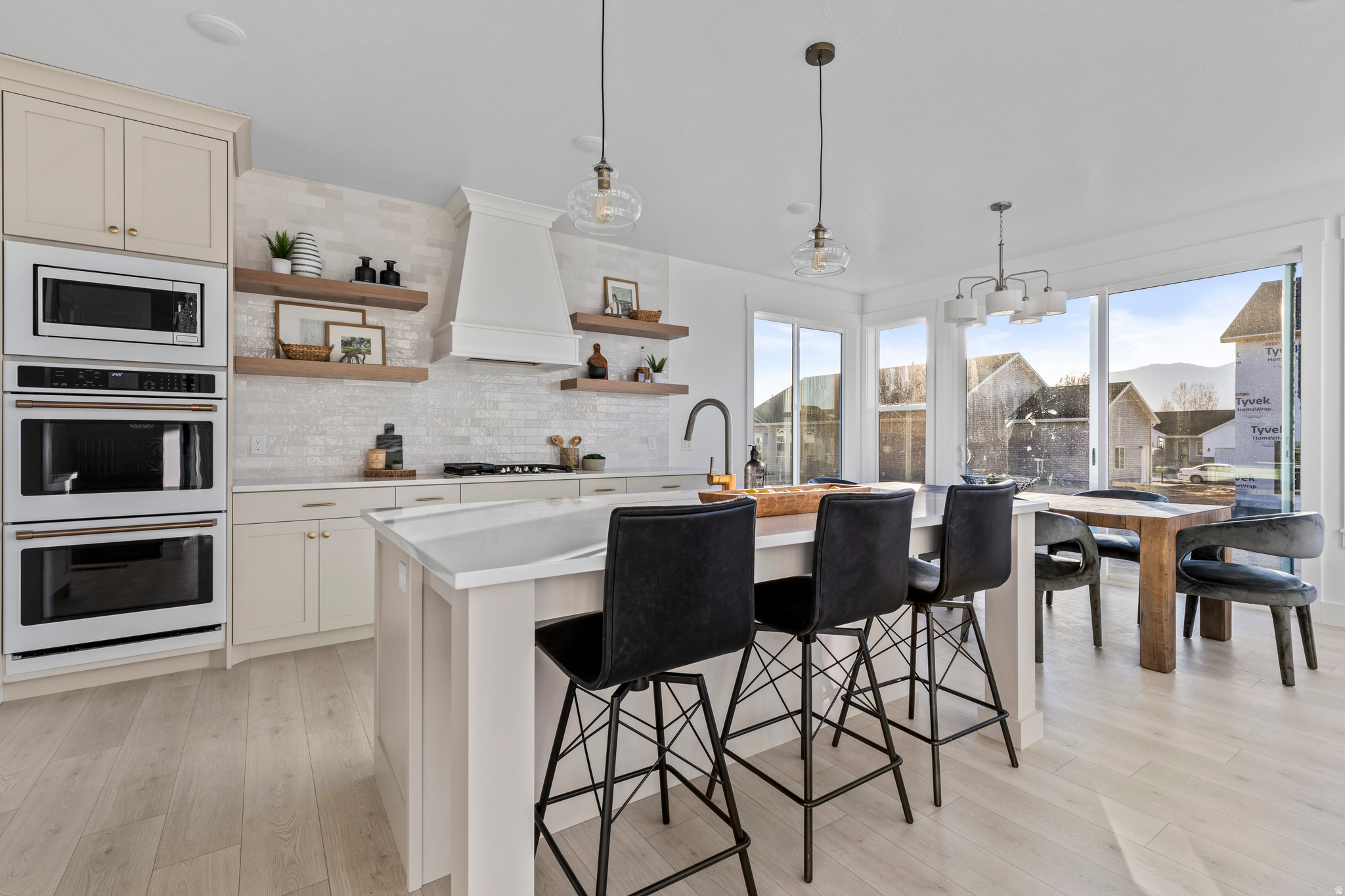 RIVERS EDGE - Residential