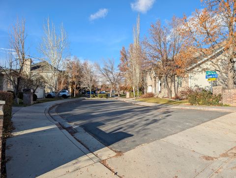 Tiny photo for 734 N HILLSDALE LN, Provo, UT 84606 (MLS # 2125672)