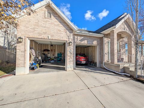 Tiny photo for 734 N HILLSDALE LN, Provo, UT 84606 (MLS # 2125672)