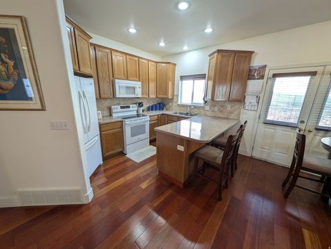 Tiny photo for 734 N HILLSDALE LN, Provo, UT 84606 (MLS # 2125672)