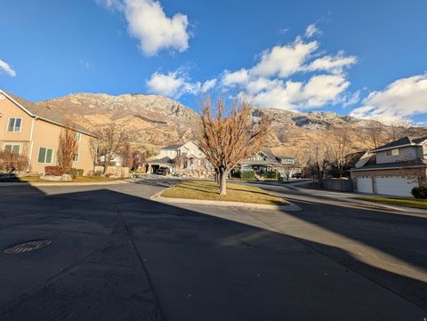 Tiny photo for 734 N HILLSDALE LN, Provo, UT 84606 (MLS # 2125672)