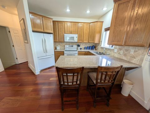 Tiny photo for 734 N HILLSDALE LN, Provo, UT 84606 (MLS # 2125672)