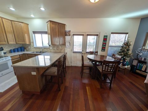 Tiny photo for 734 N HILLSDALE LN, Provo, UT 84606 (MLS # 2125672)
