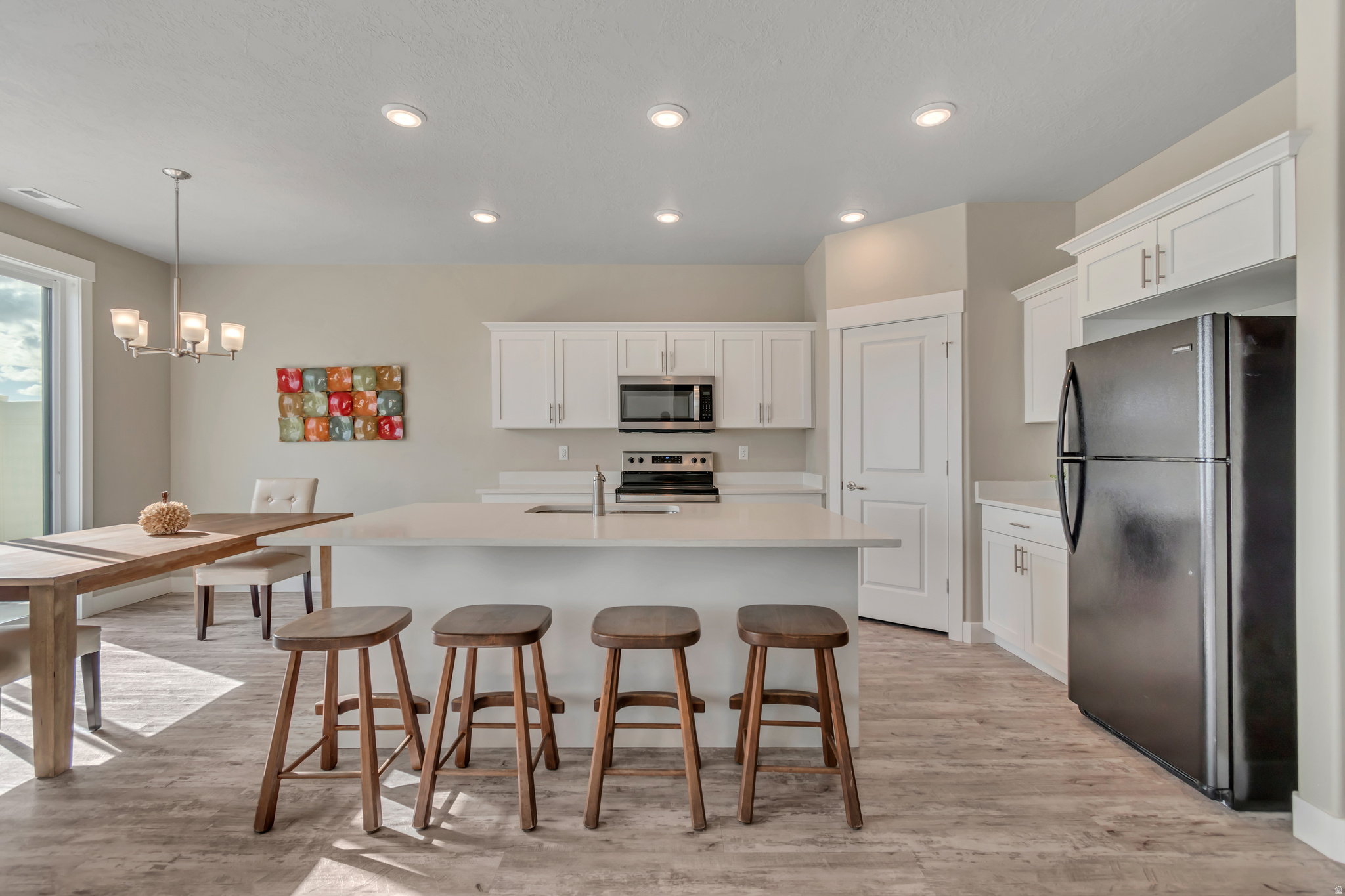 LAKEVIEW - Residential Income