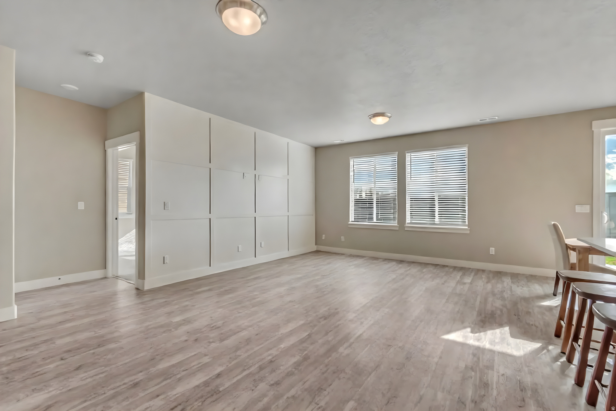 LAKEVIEW - Residential Income