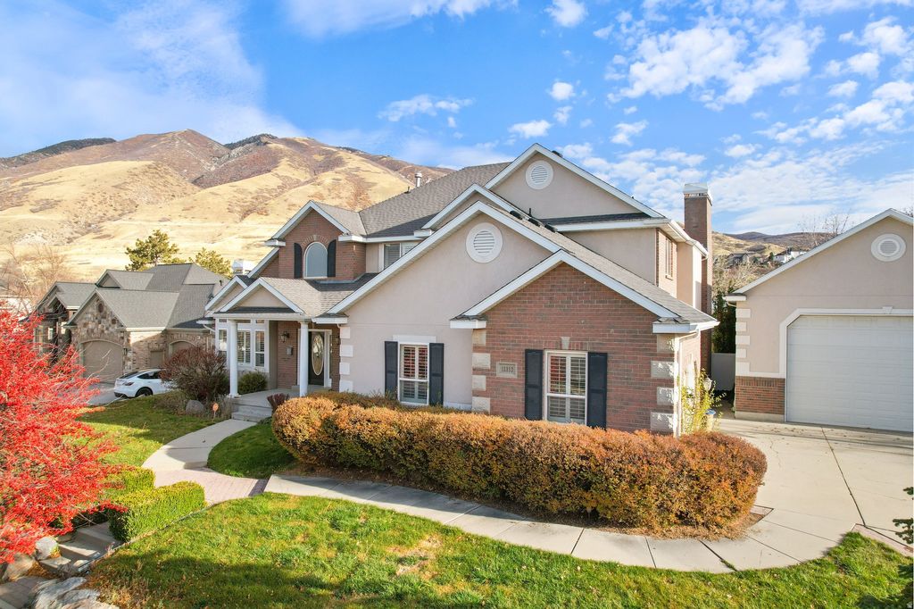 Photo of 13353 S PEACH ORCHARD CT, Draper, UT 84020 (MLS # 2124955)