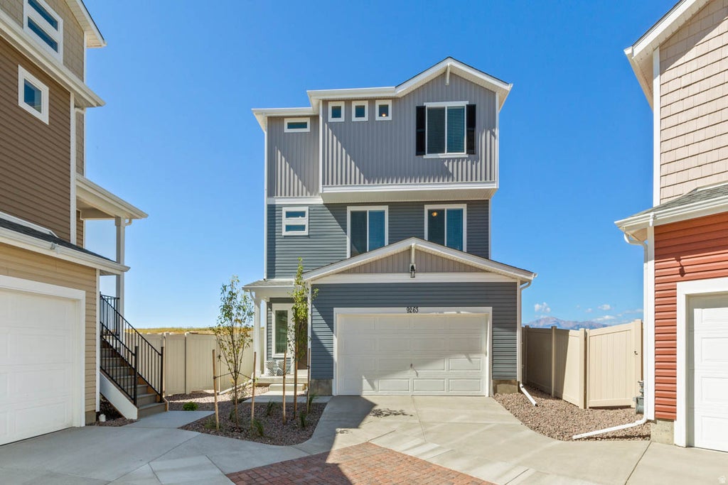Photo of 431 E HALLS CREEK RD, Saratoga Springs, UT 84045 (MLS # 2186537)