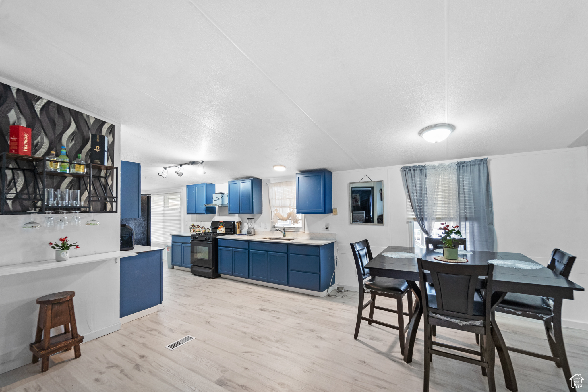 860 Mt Nebo Dr, Taylorsville, Utah image 4
