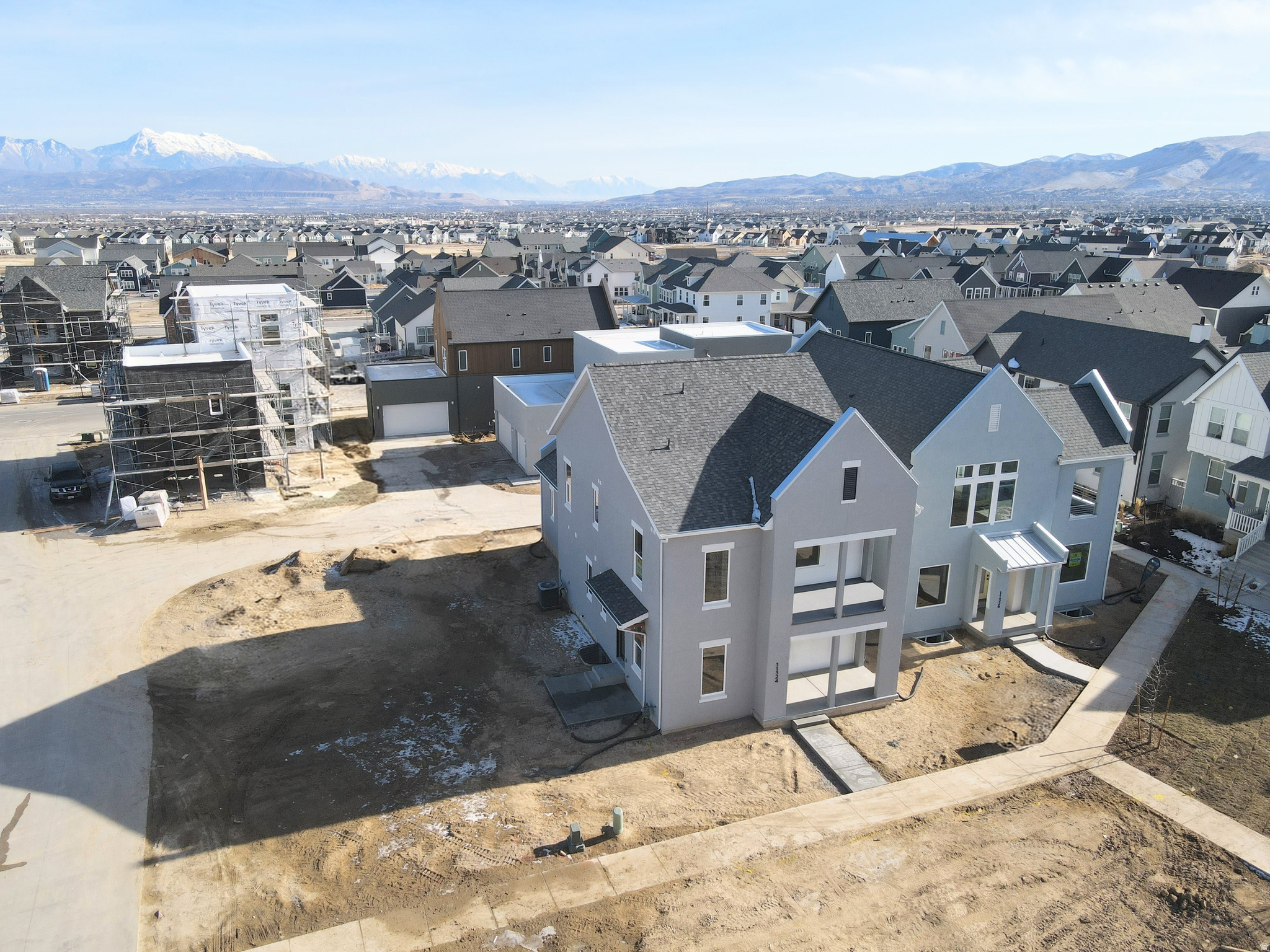 DAYBREAK - Residential