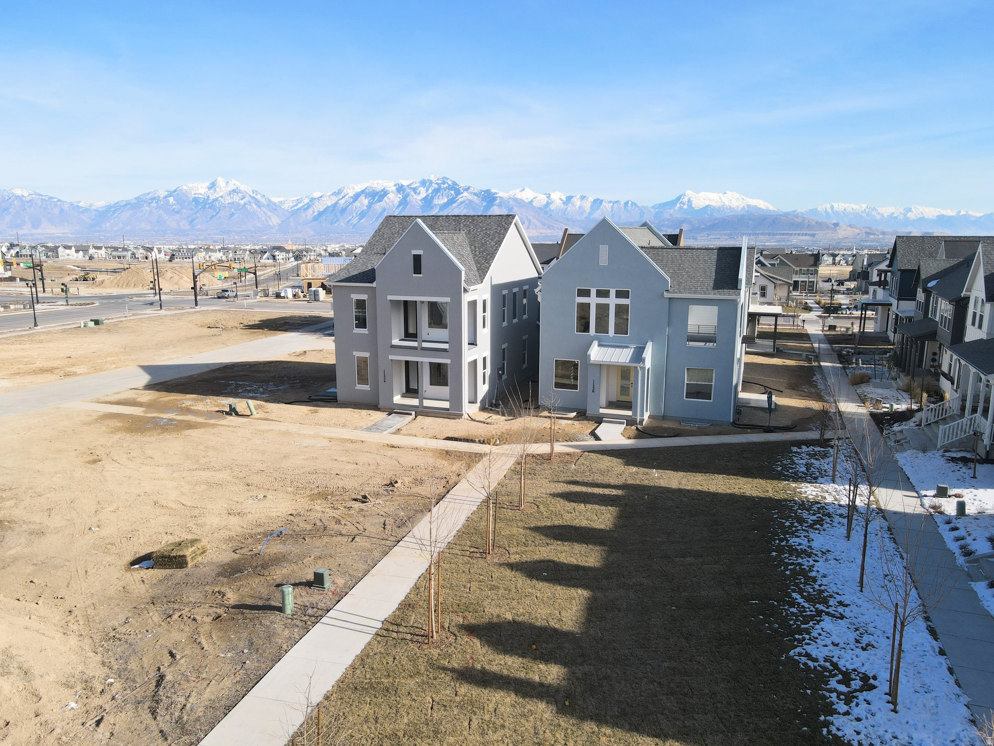 DAYBREAK - Residential