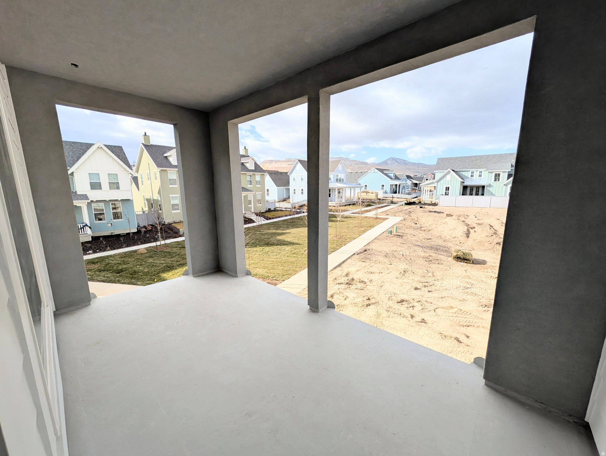 DAYBREAK - Residential