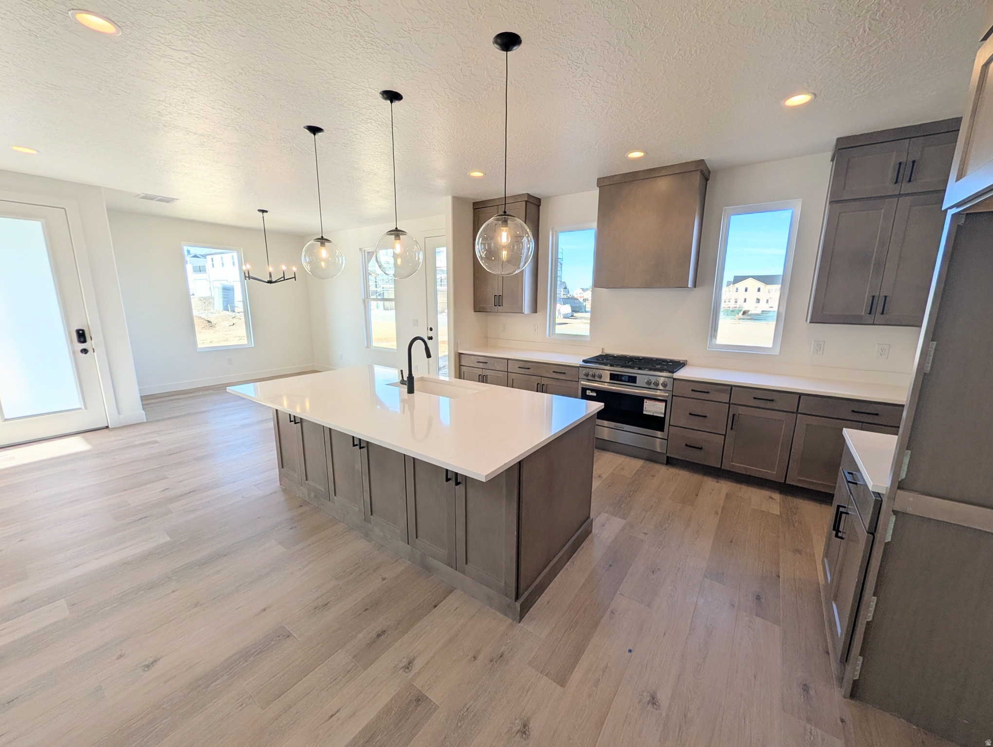 DAYBREAK - Residential