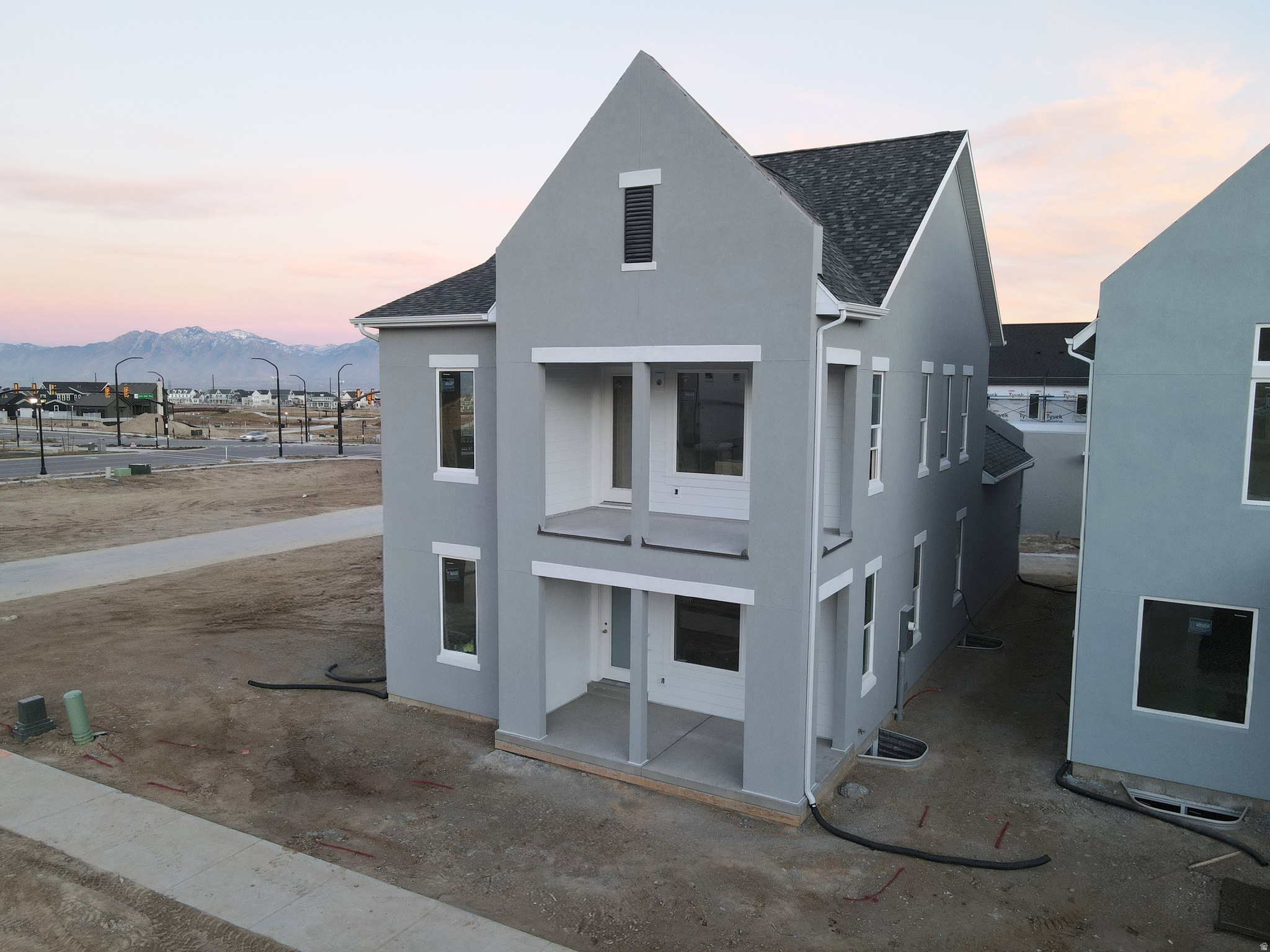 DAYBREAK - Residential