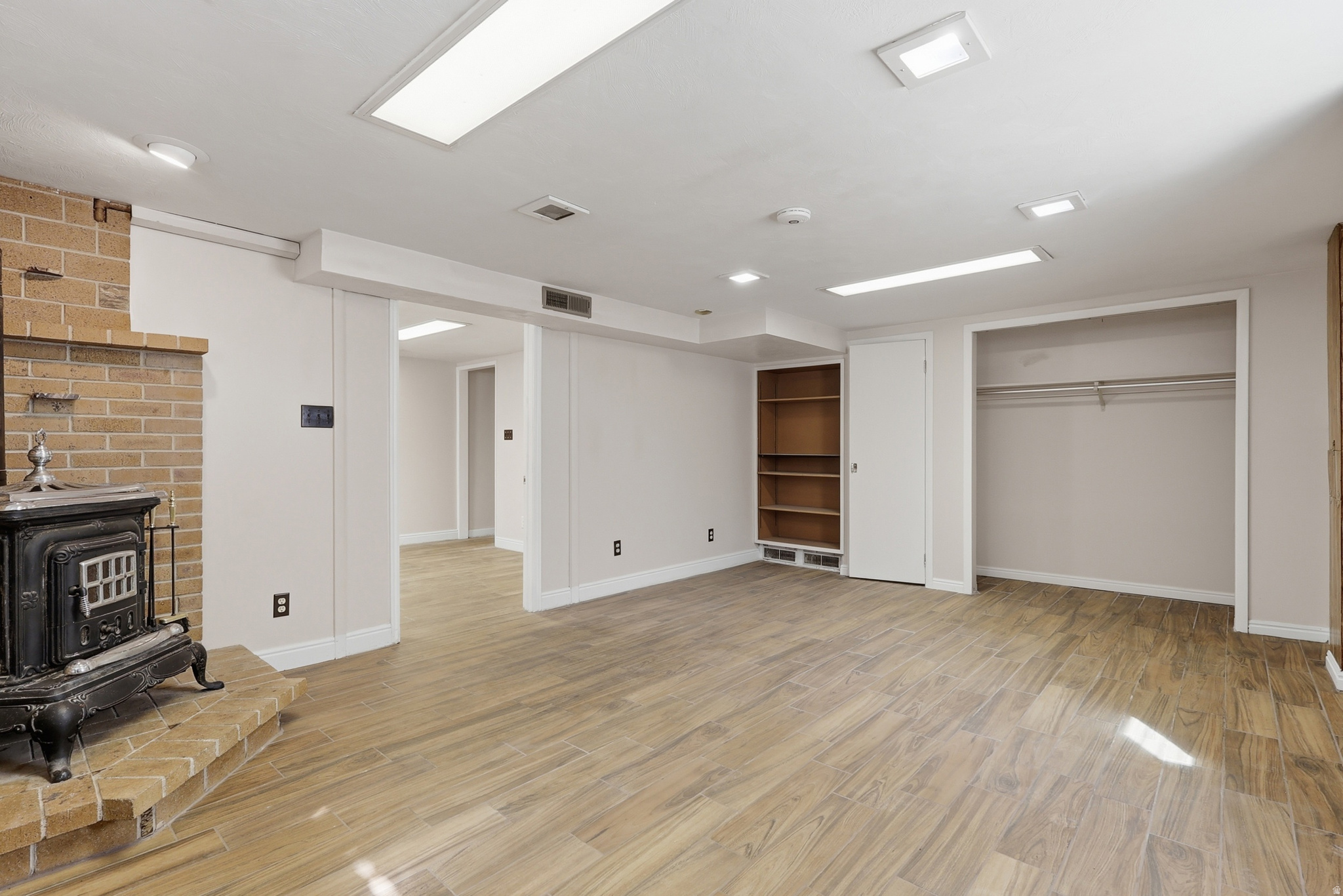 ROLLING KNOLLS NO 1 - Residential