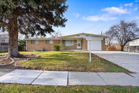 Tiny photo for 6884 S BELLA VISTA DR, Cottonwood Heights, UT 84121 (MLS # 2126580)