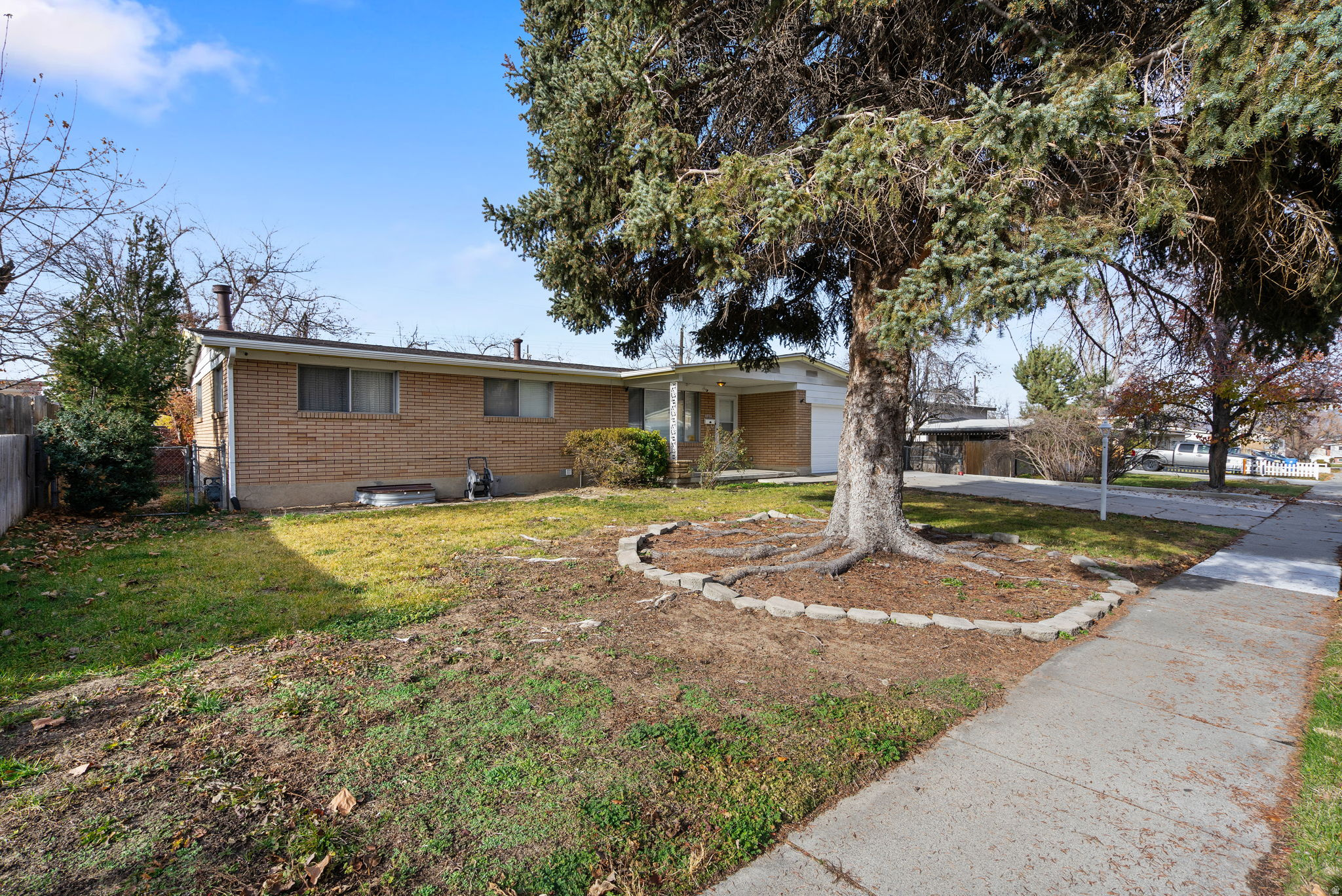 ROLLING KNOLLS NO 1 - Residential