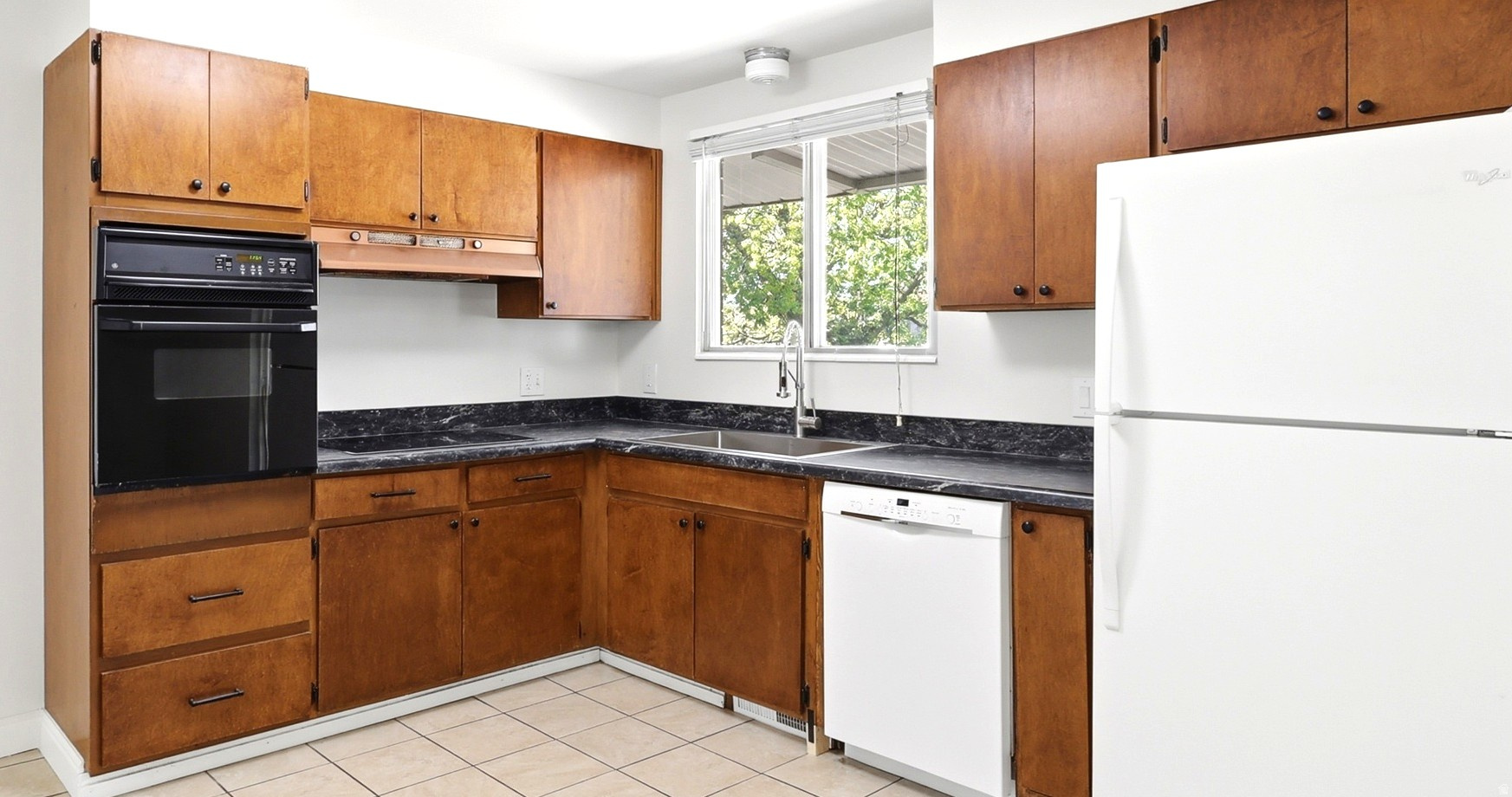 ROLLING KNOLLS NO 1 - Residential