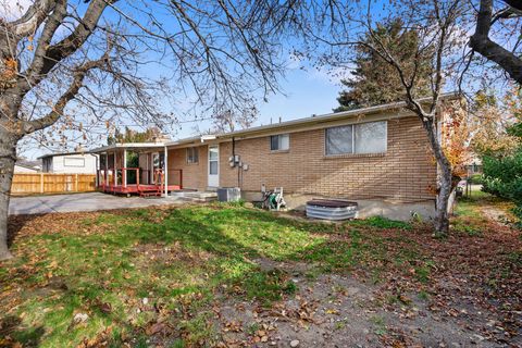 Tiny photo for 6884 S BELLA VISTA DR, Cottonwood Heights, UT 84121 (MLS # 2126580)