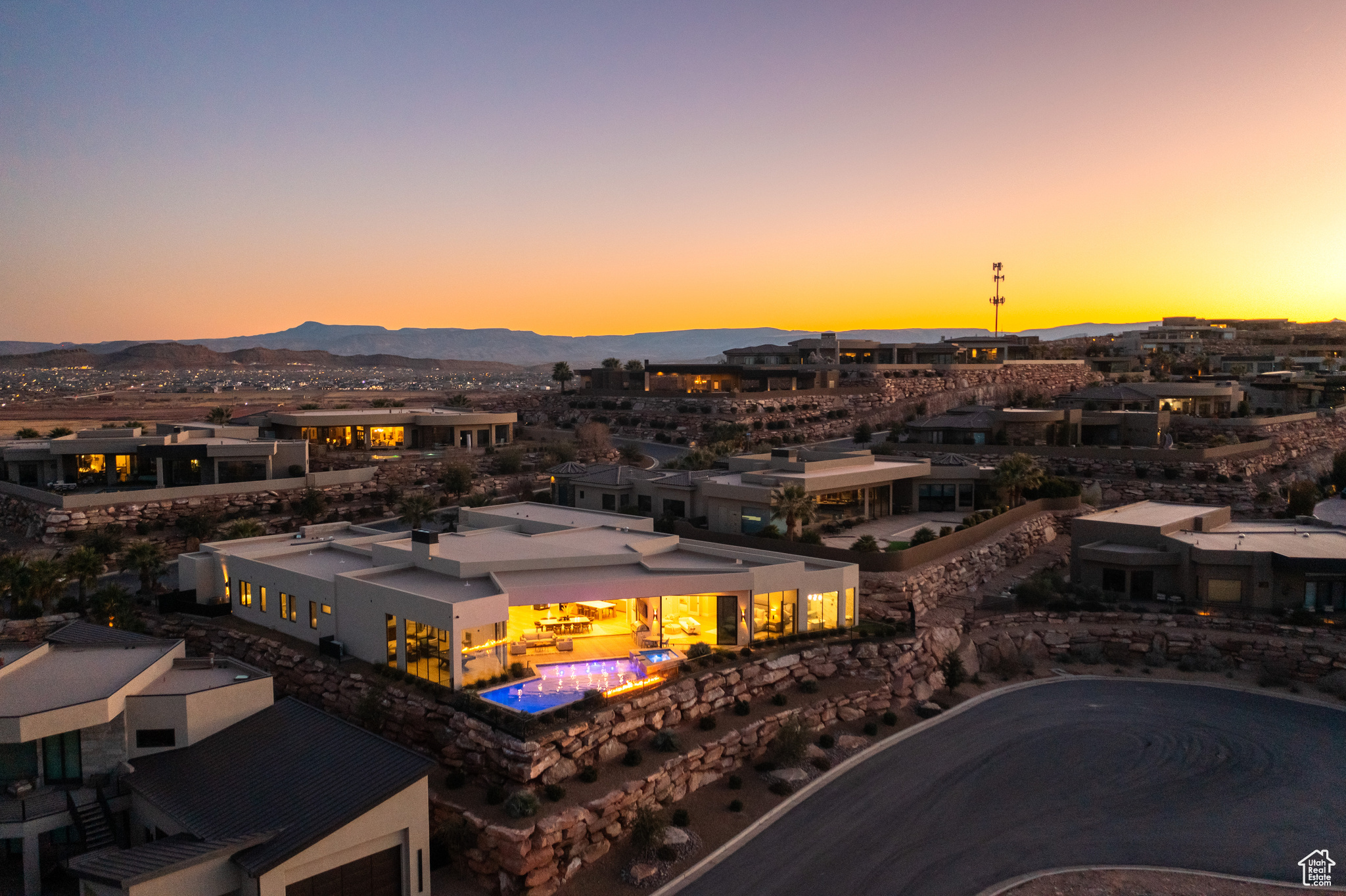 STONE CLIFF - Residential