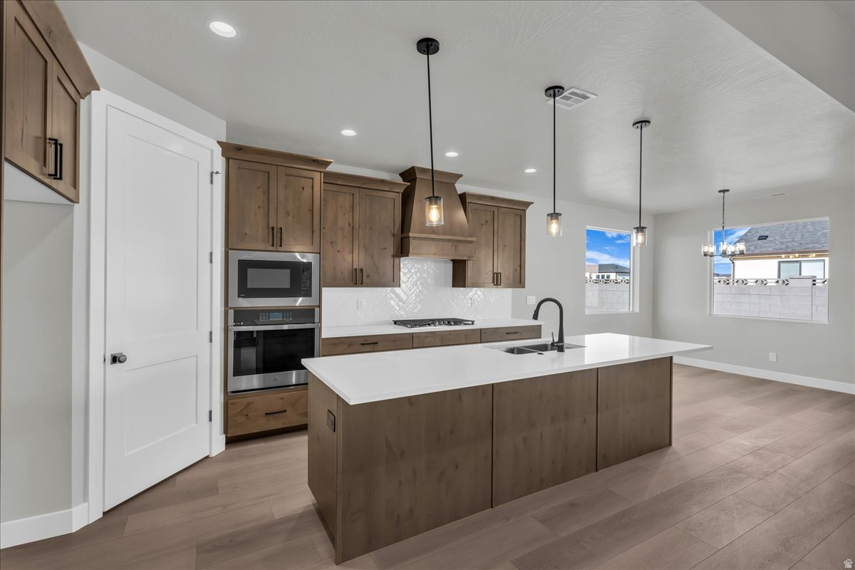 IRON WEST - Residential