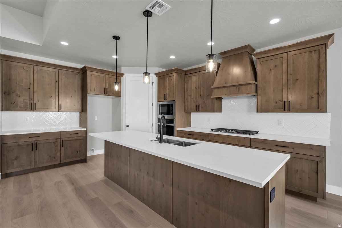 IRON WEST - Residential