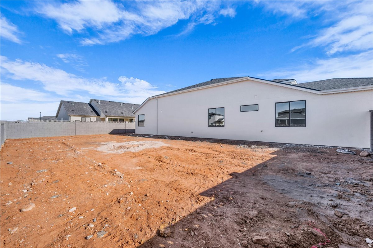 IRON WEST - Residential