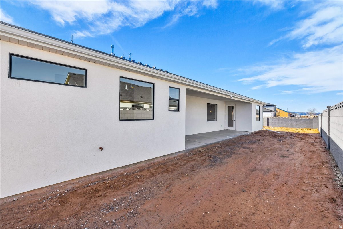 IRON WEST - Residential