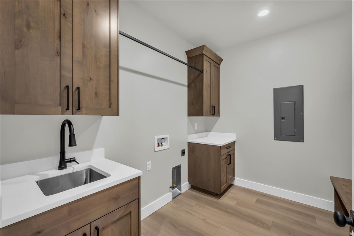 IRON WEST - Residential