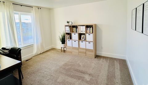 Tiny photo for 781 E 450 S, Smithfield, UT 84335 (MLS # 2123555)
