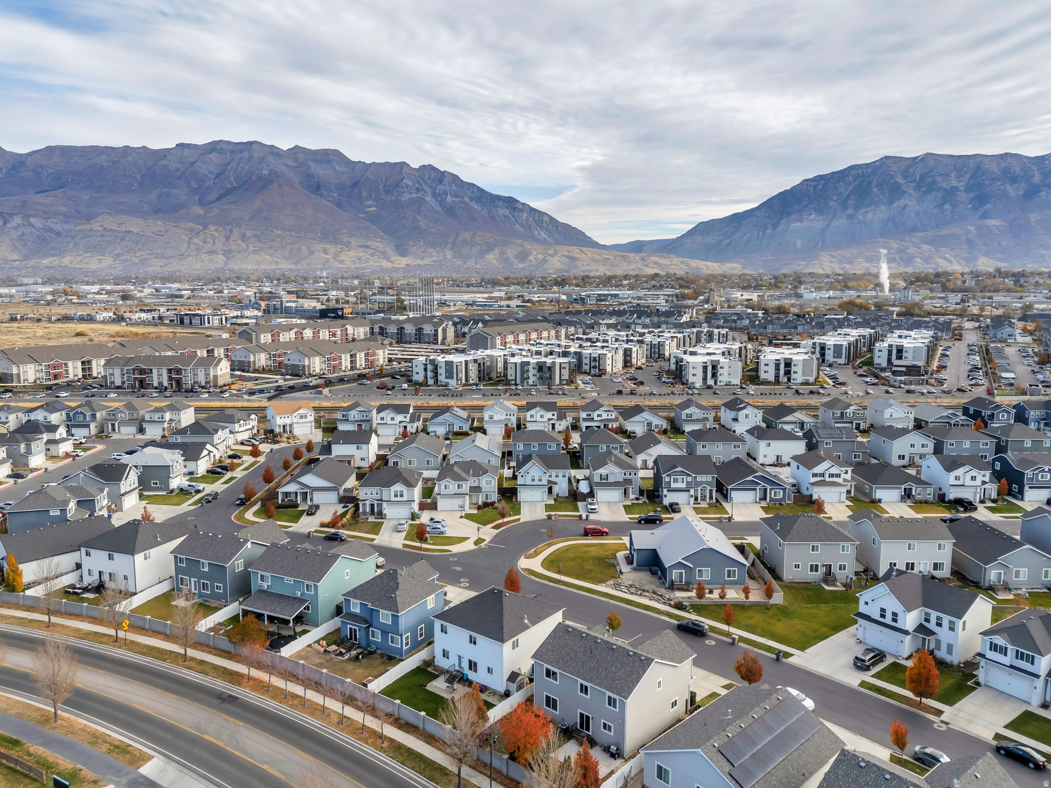 BRIDGEPORT AT WATERS EDGE - Residential