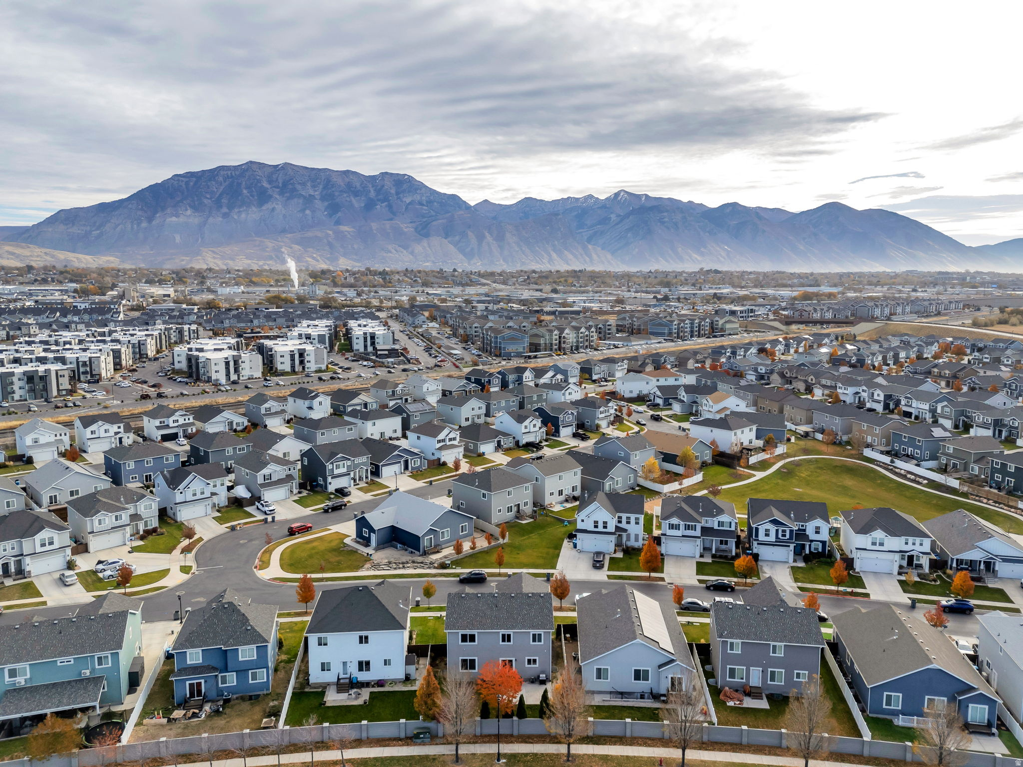 BRIDGEPORT AT WATERS EDGE - Residential