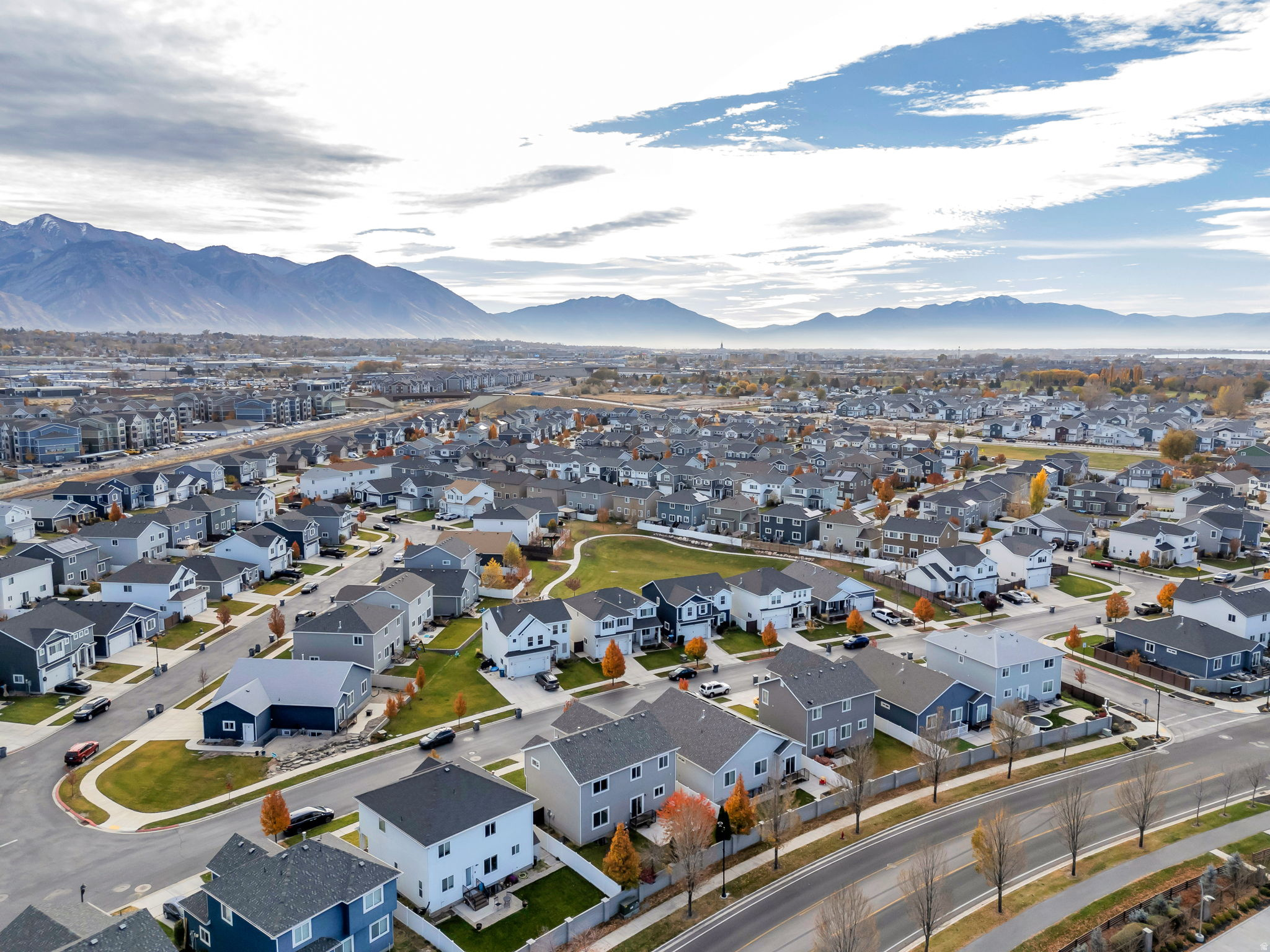 BRIDGEPORT AT WATERS EDGE - Residential