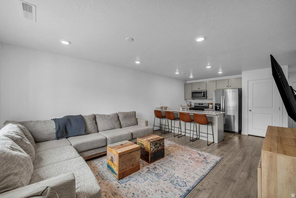 HOODOO HOLLOW AT LONG VALLEY 1 - Residential