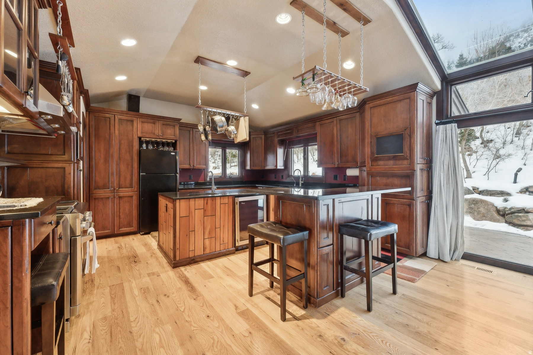 MT. OLYMPUS COVE - Residential