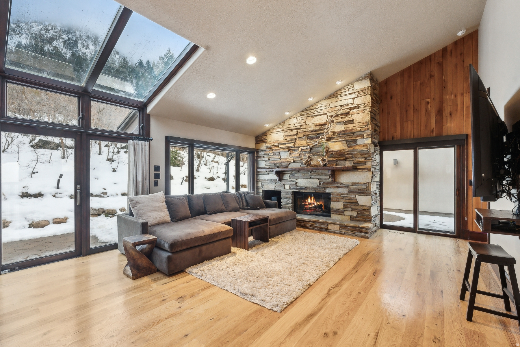 MT. OLYMPUS COVE - Residential