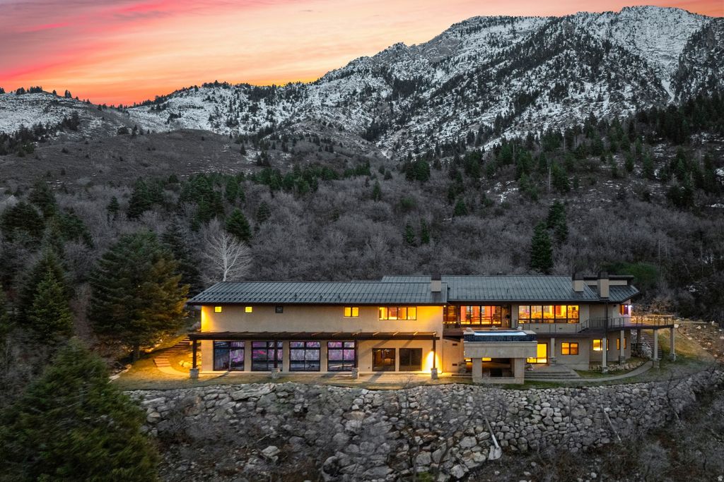 Photo of 4552 S ZARAHEMLA DR E, Millcreek, UT 84124 (MLS # 2152913)