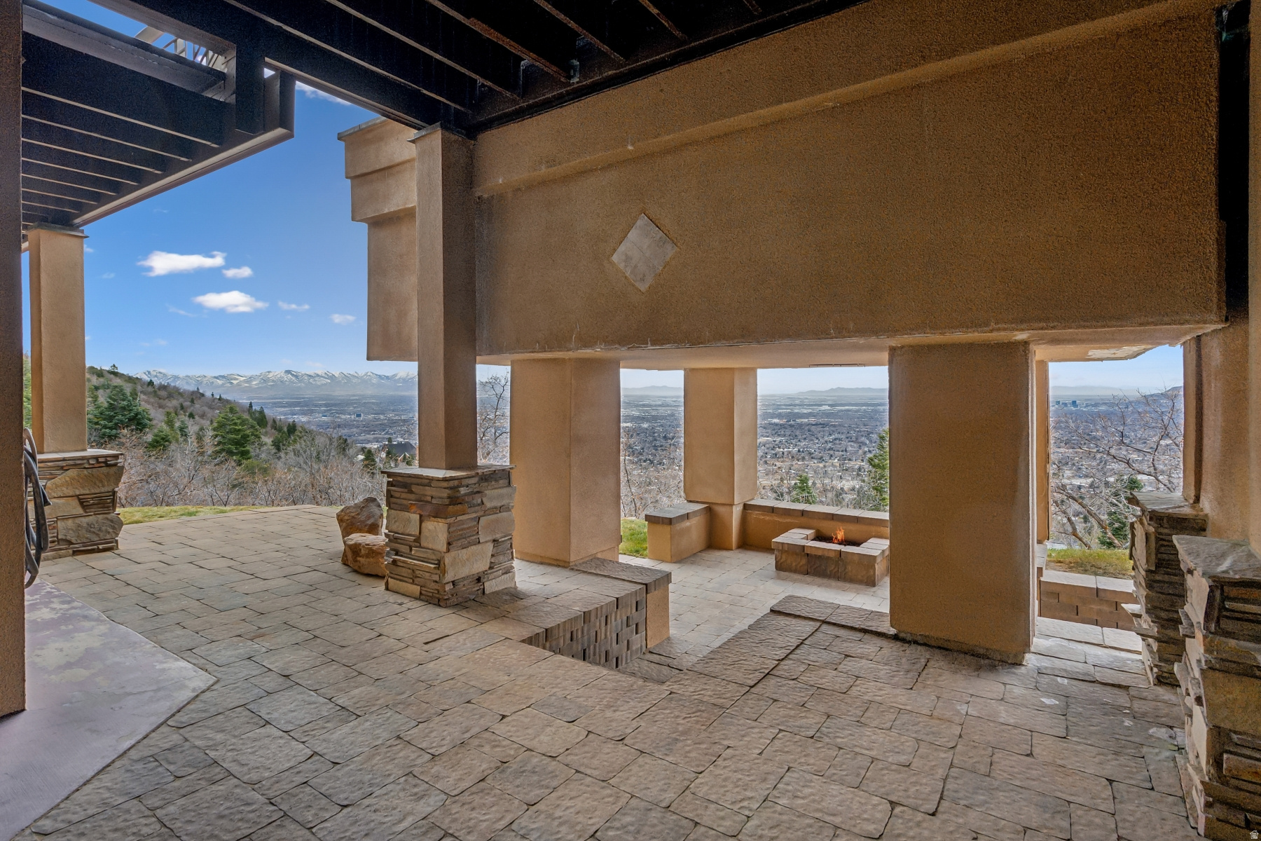 MT. OLYMPUS COVE - Residential