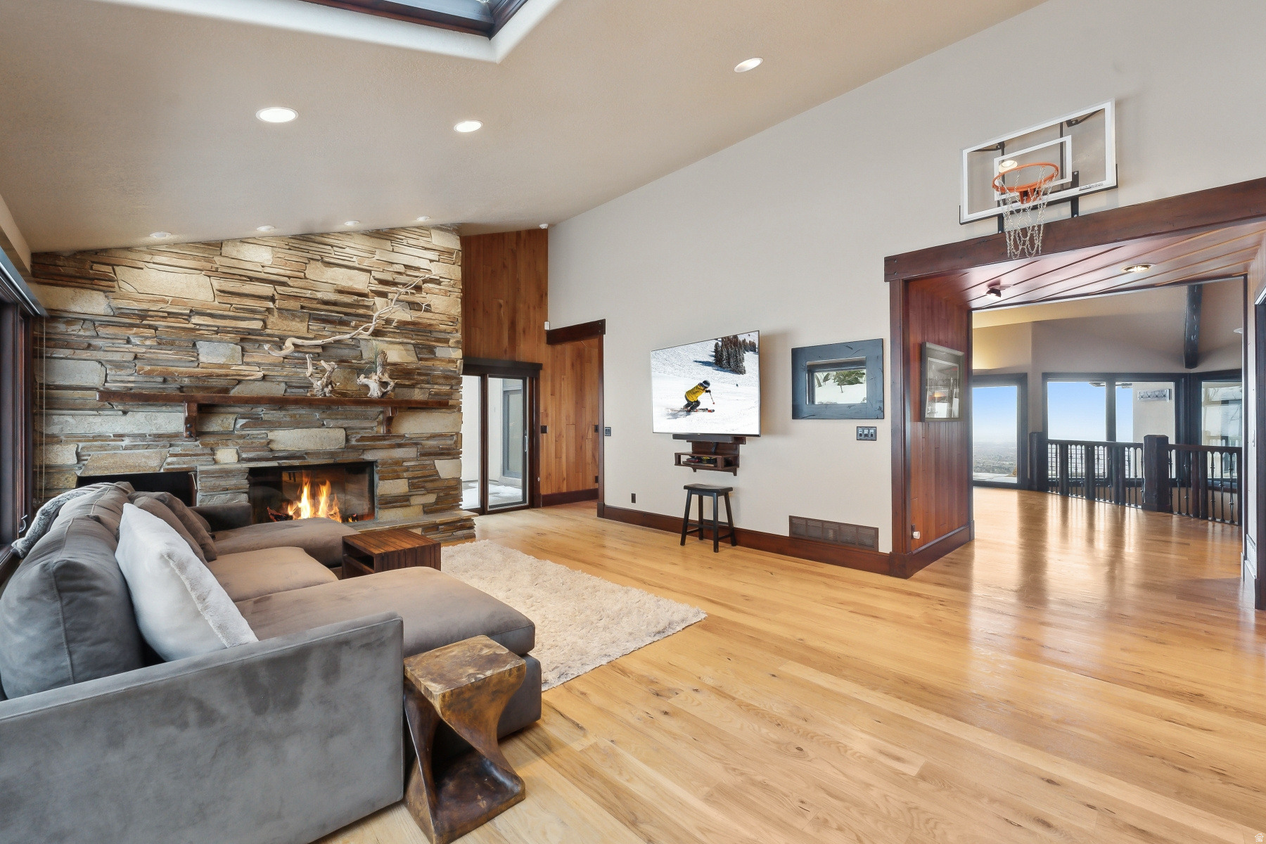 MT. OLYMPUS COVE - Residential