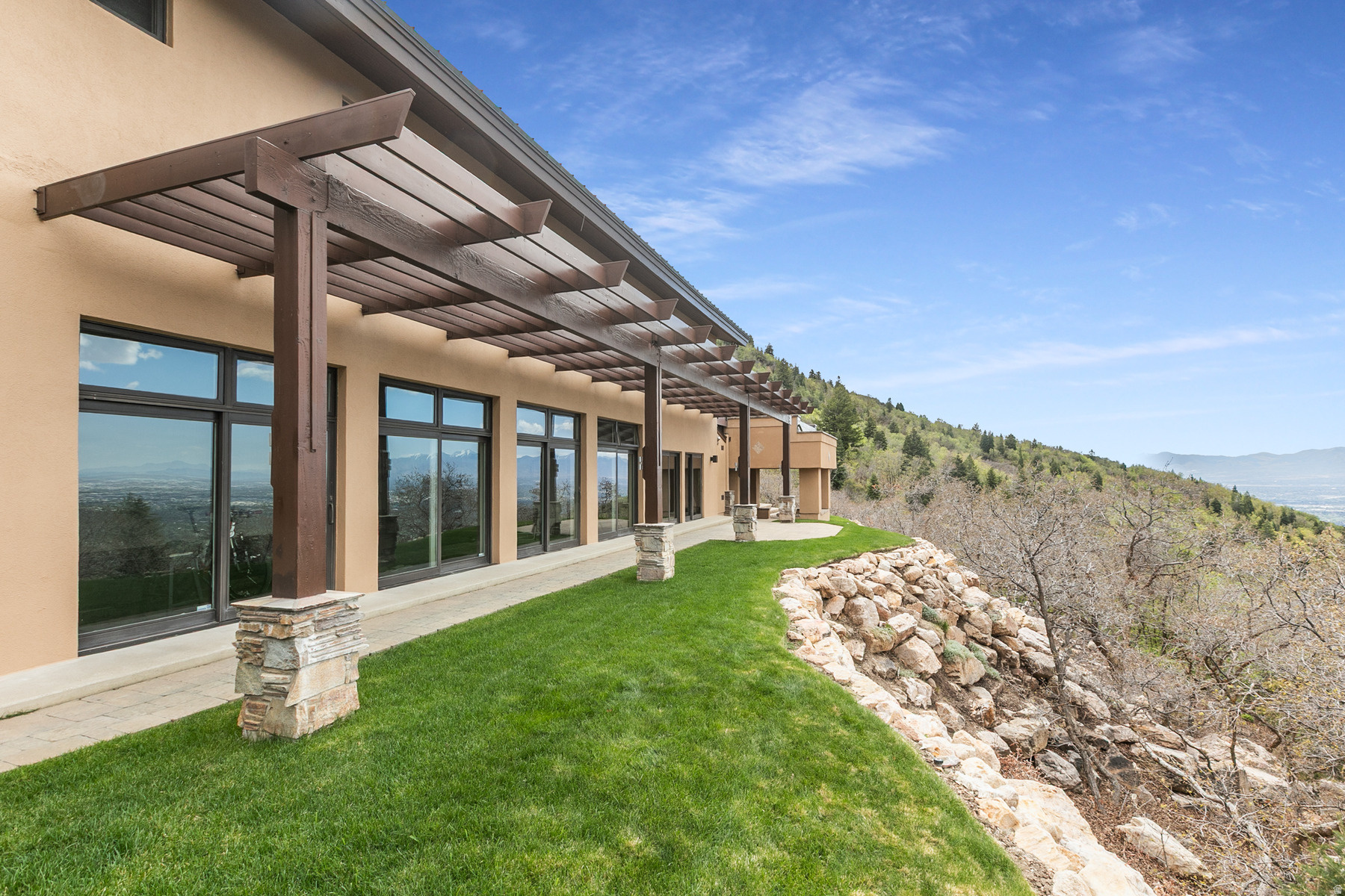 MT. OLYMPUS COVE - Residential