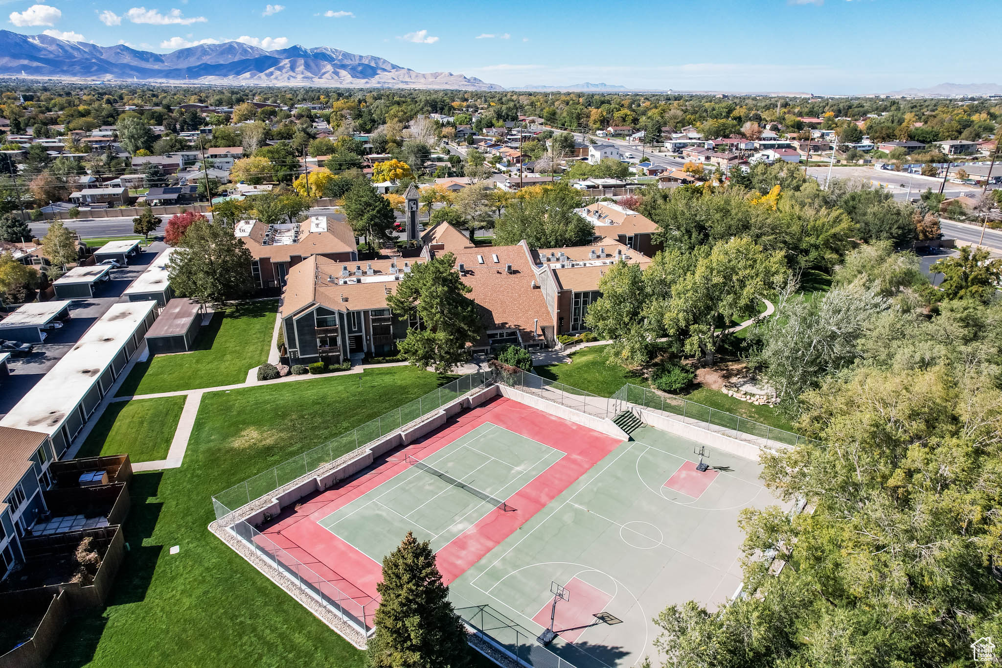 VILLAGE 2 - Residential