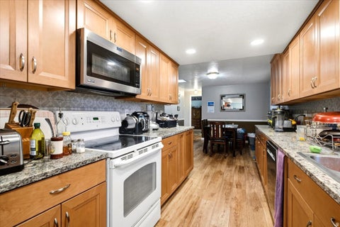 Tiny photo for 564 S MAIN ST, Kaysville, UT 84037 (MLS # 2185064)